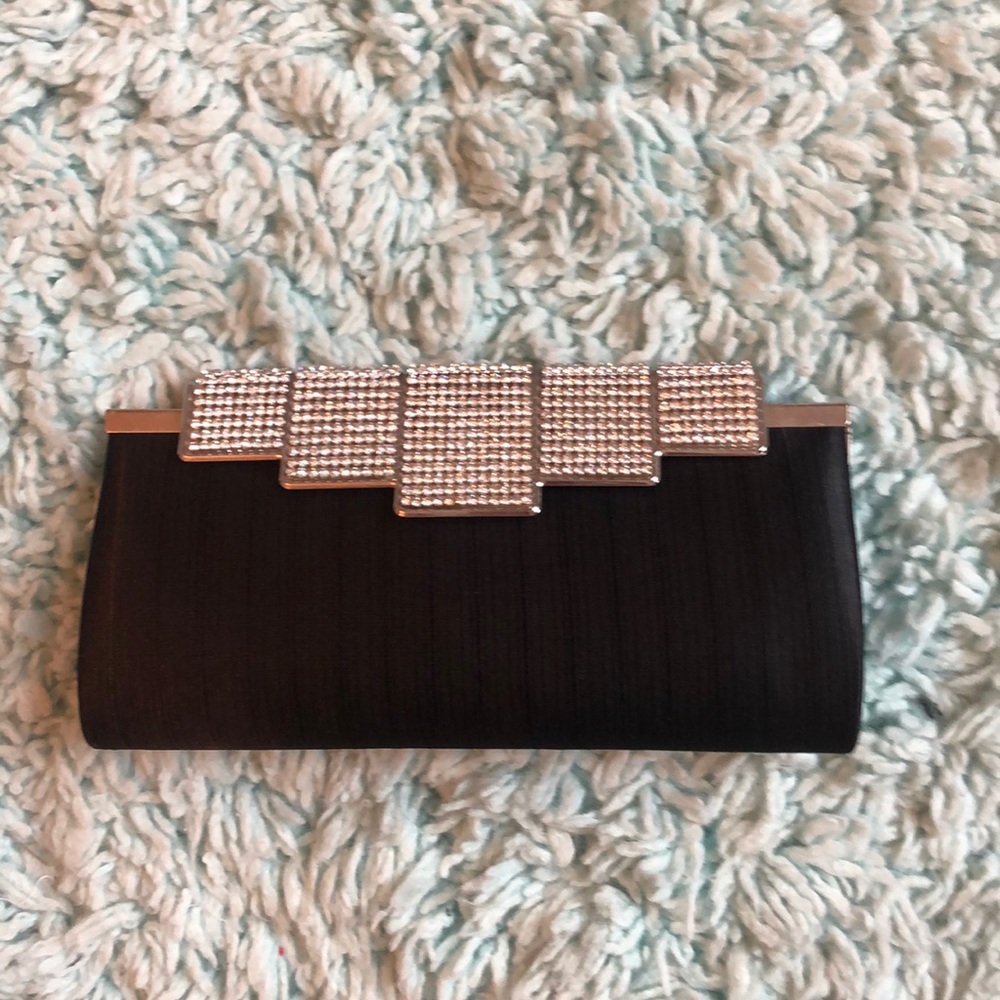 Black clutch